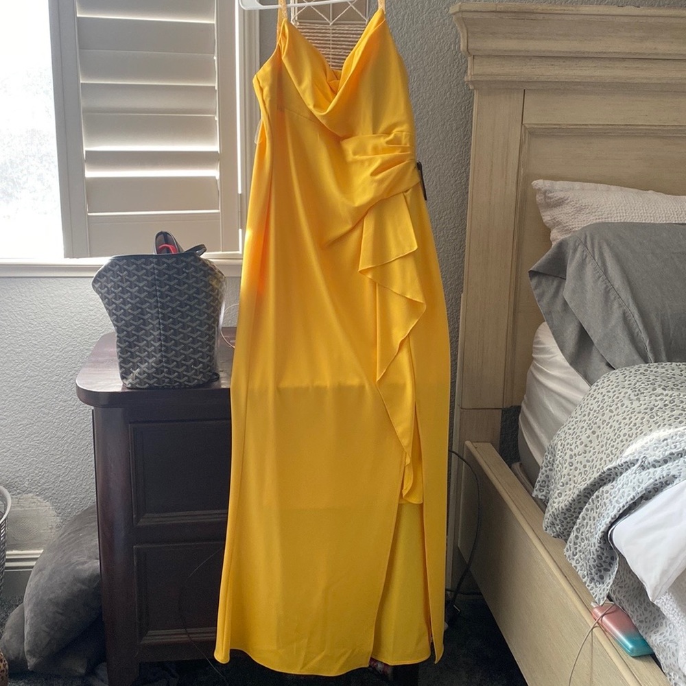 Marina Beautiful yellow long dress